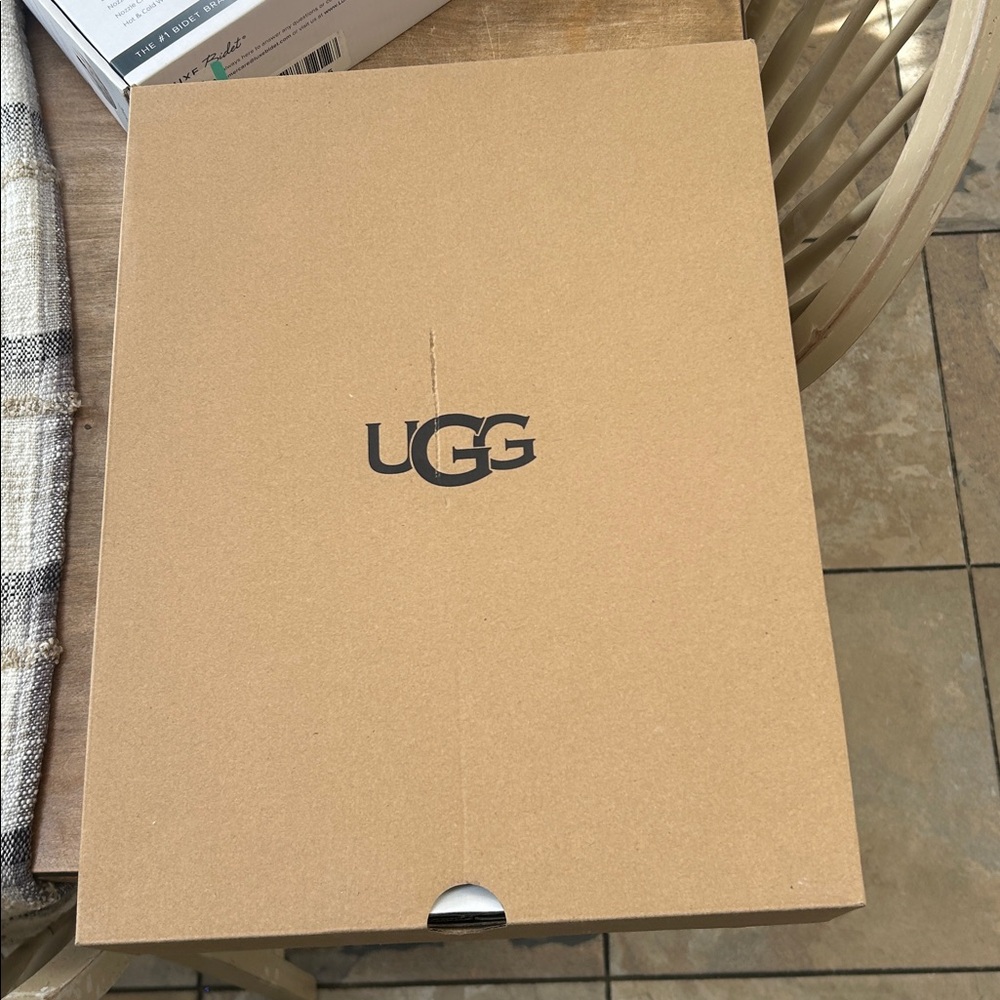 UGG Brown Winter Boots - Picture 11 of 11